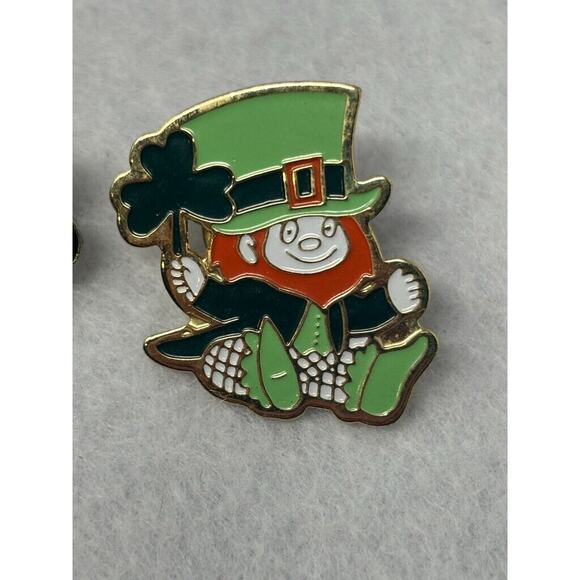 Leprechaun Pin St Patricks Day Green Shamrock Enamel Pin Lot of 2 - Picture 2 of 4